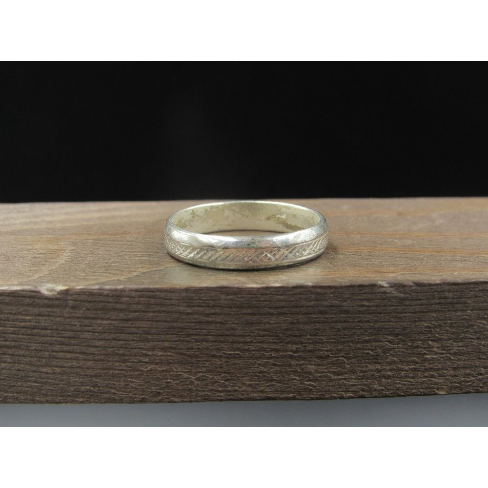 Size 11 Sterling Silver Cool Pattern Large Band R… - image 1